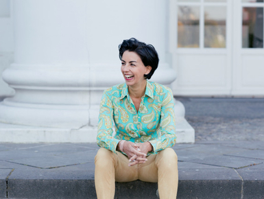 Portrait evelyn 23 mittel